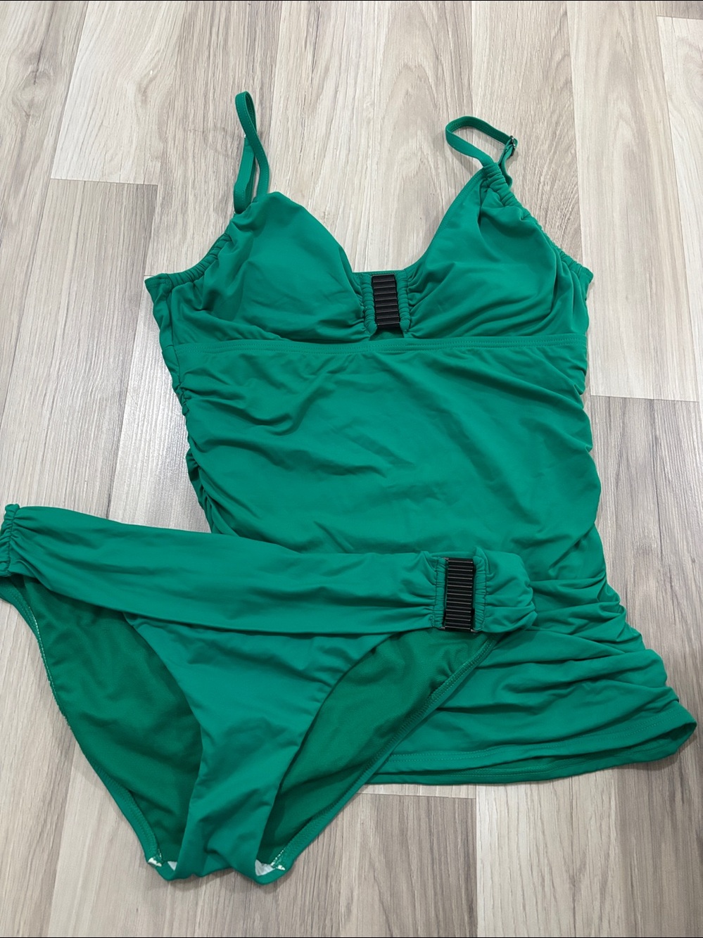 Kenneth Cole Green 2 Piece Ruched  Bikini Set Swimsuit Size M - Picture 4 of 16
